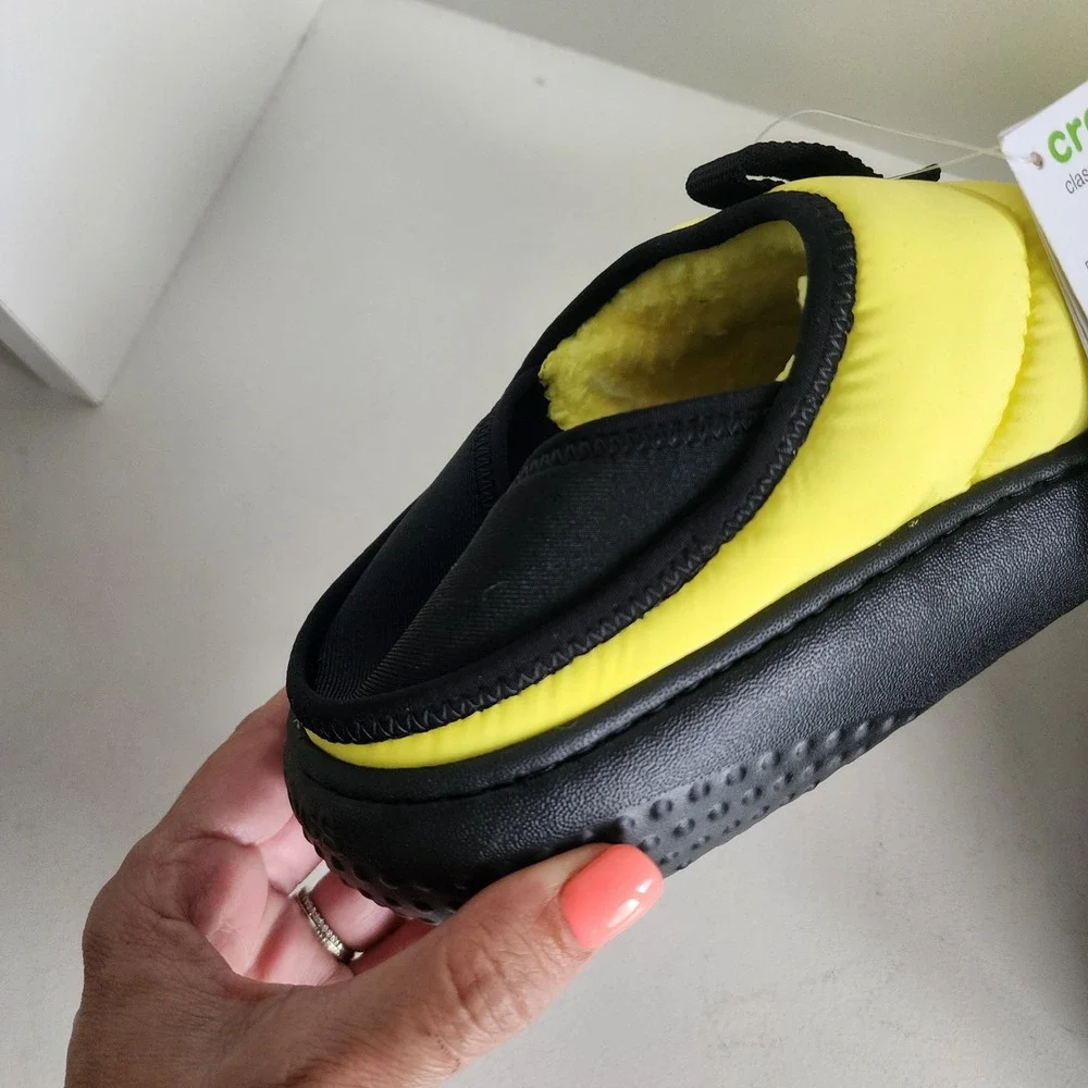 Crocs Classic Puff Moc K Kids Yellow Black Quilted Puffer Slippers J5 210589-77K
